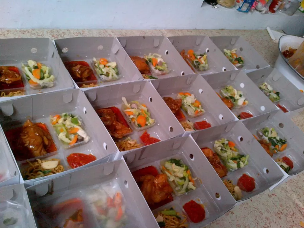 Harga Nasi Kotak Murah Enak dan  Sehat - Diajeng Catering Jakarta